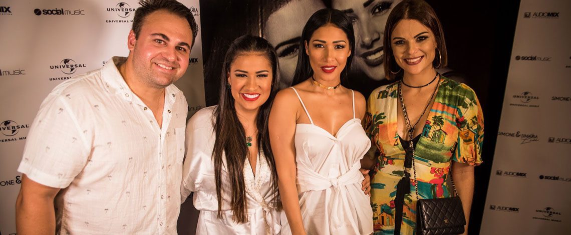 Vips curtiram Simone Simaria, Luan Estilizado e Israel Novaes no Lovina Beach Club