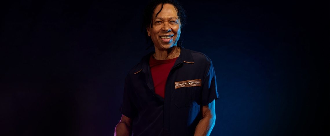 Djavan faz show em João Pessoa nesta sexta-feira (24)