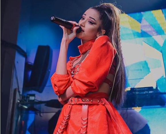 IT Club recebe Ariana Grande Oficial do Brasil