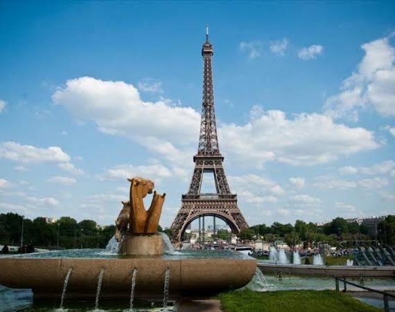 “A vida é Paris! Paris é vida!”