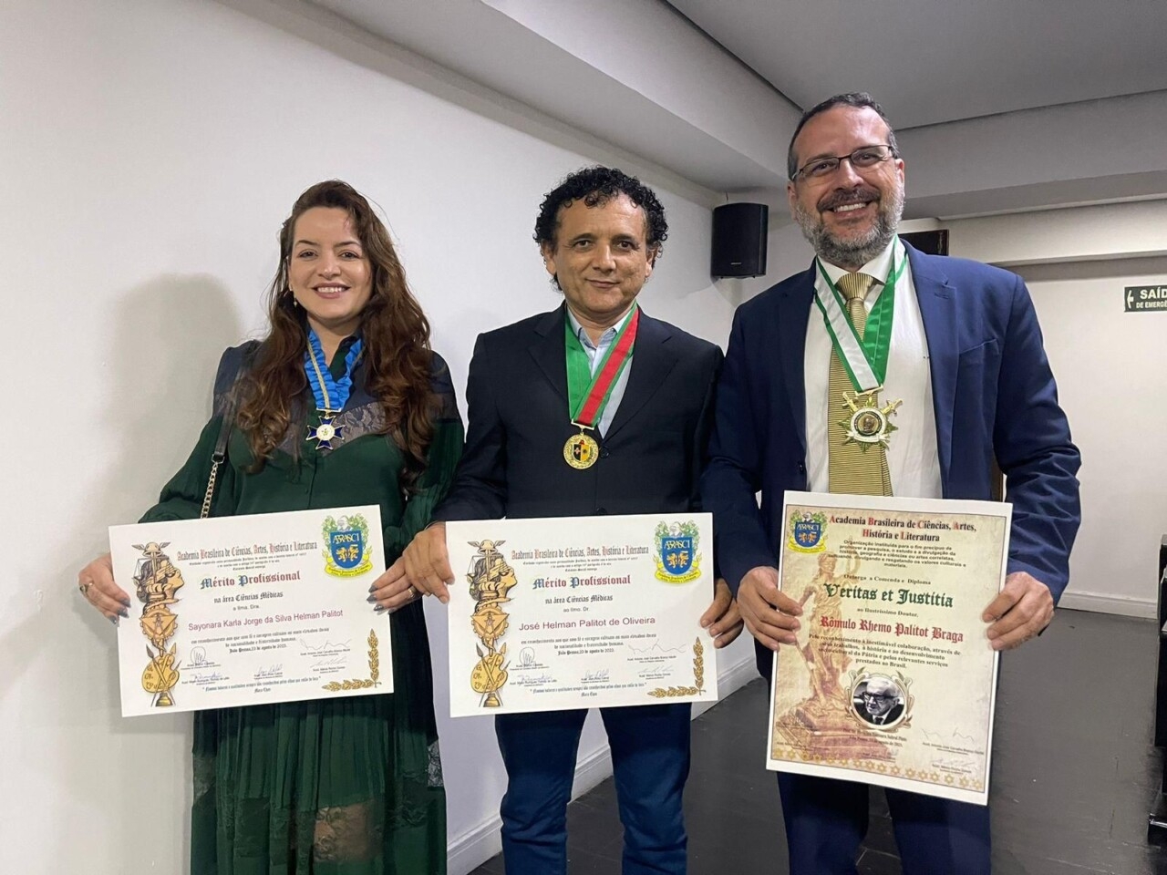 Medalha ao presidente da ANACRIM Paraíba