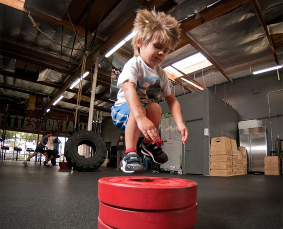 Crossfit e musculação para crianças e adolescentes