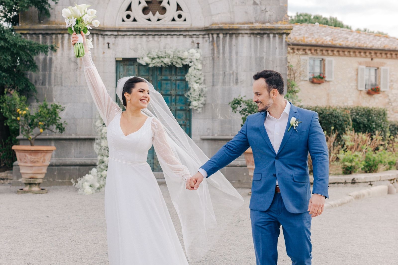 Isaac Batista e Carol Marques se casam na Itália