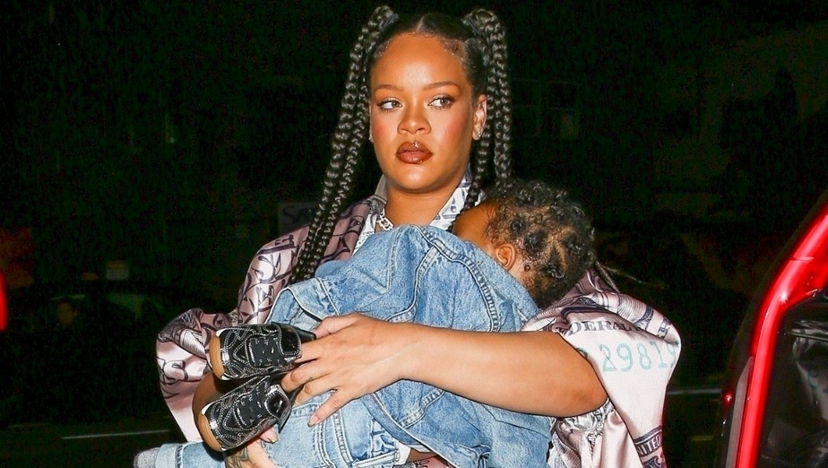 Rihanna dá à luz uma menina